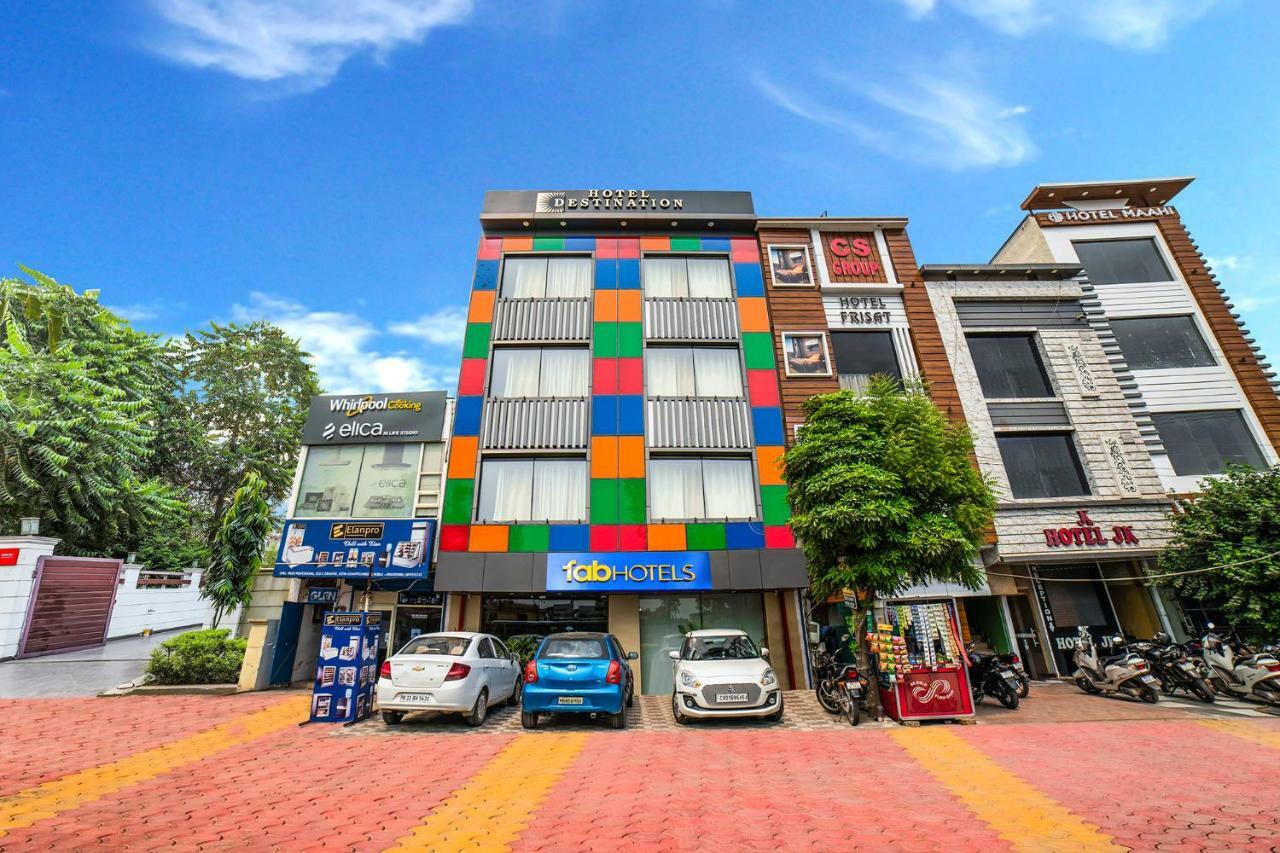 Hotel Destination Zirakpur Bagian luar foto