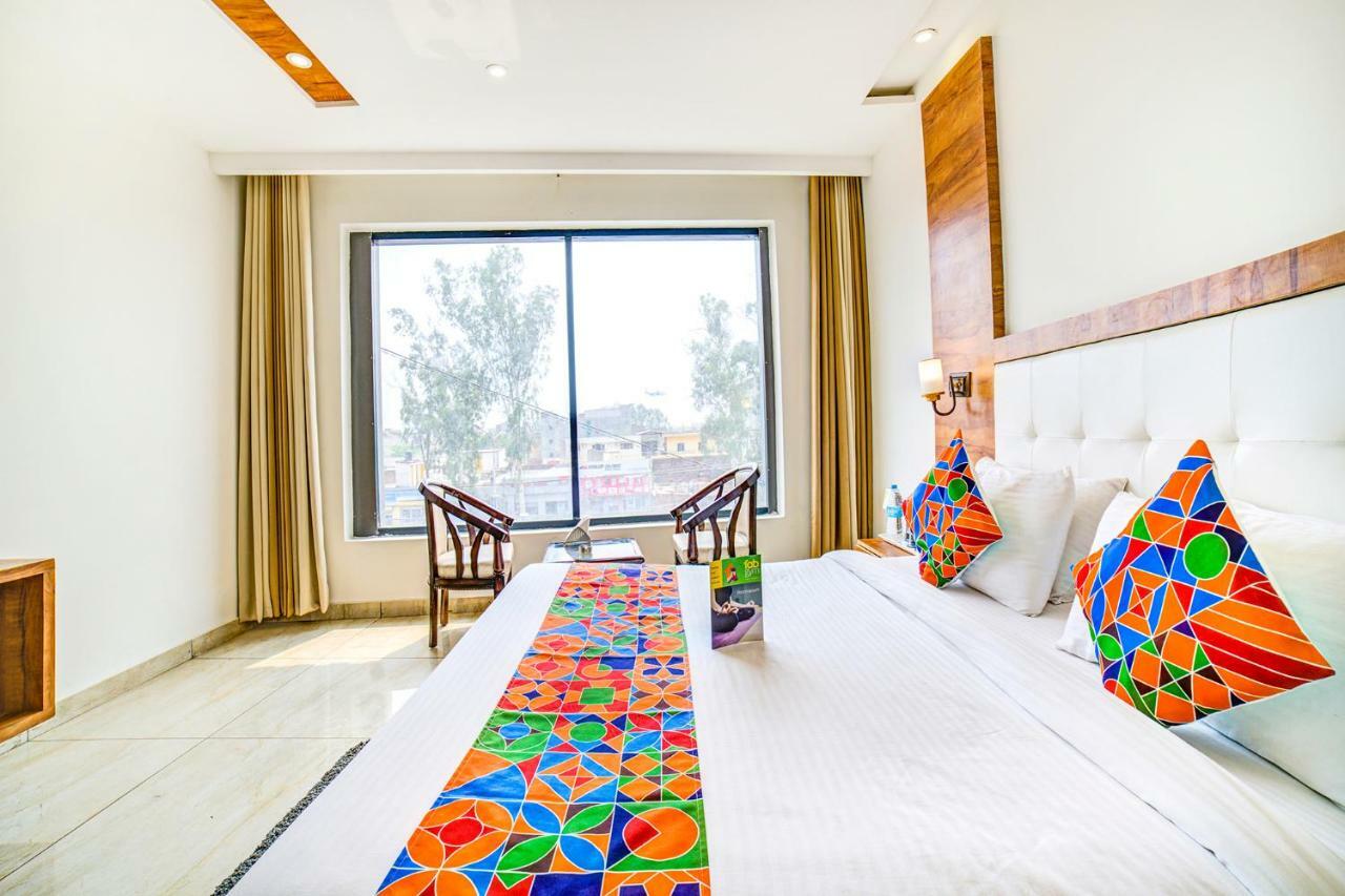 Hotel Destination Zirakpur Bagian luar foto
