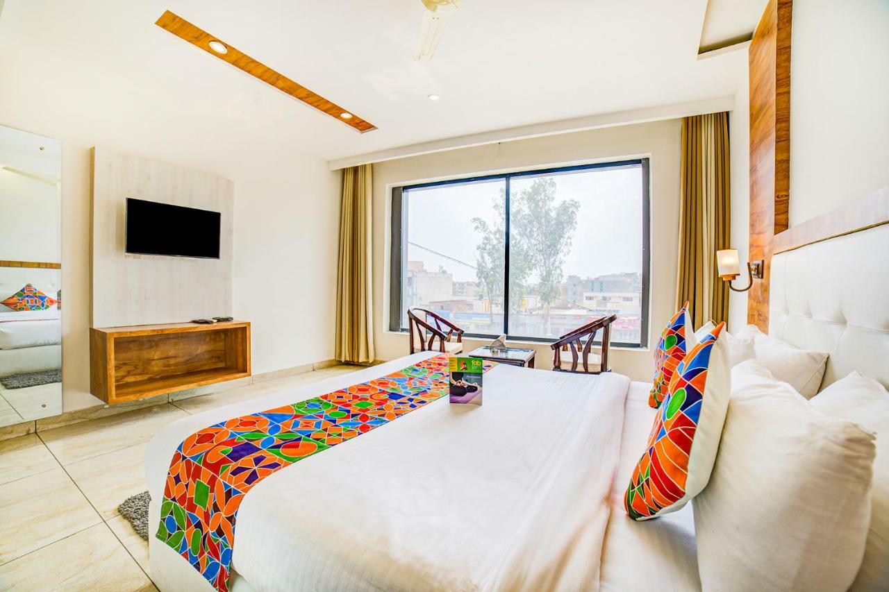 Hotel Destination Zirakpur Bagian luar foto